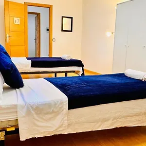 Apartamento Completo Para 8 Personas A 5 Minutos Del Aeropuerto E Ifema , Madrid España